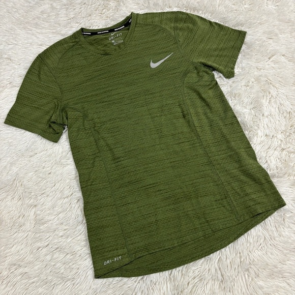 The NIKE Tee Dri Fit Legend Crossdye Short Sleeve Heathered Shirt Crew Neck S - Picture 3 of 11